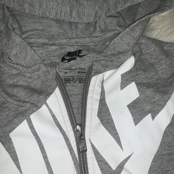 Nike one piece - Picture 2 of 3